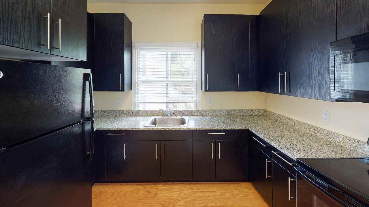 Golden Hill Street Apartments - Photo 6 of 11