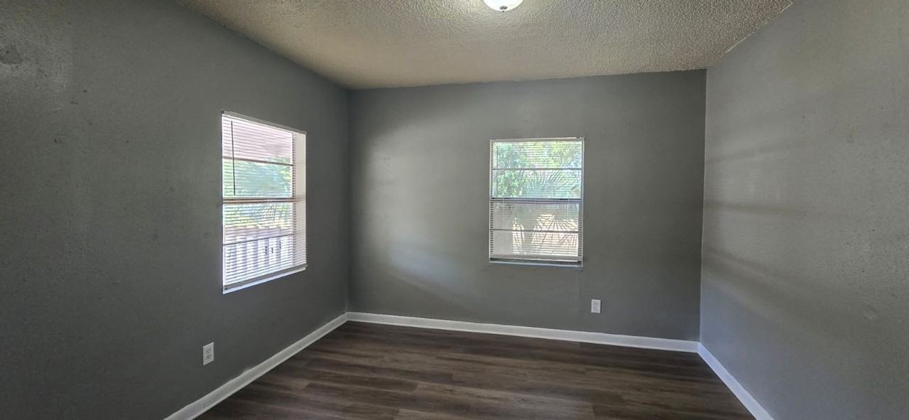 829 Texas Ave - Photo 4 of 10