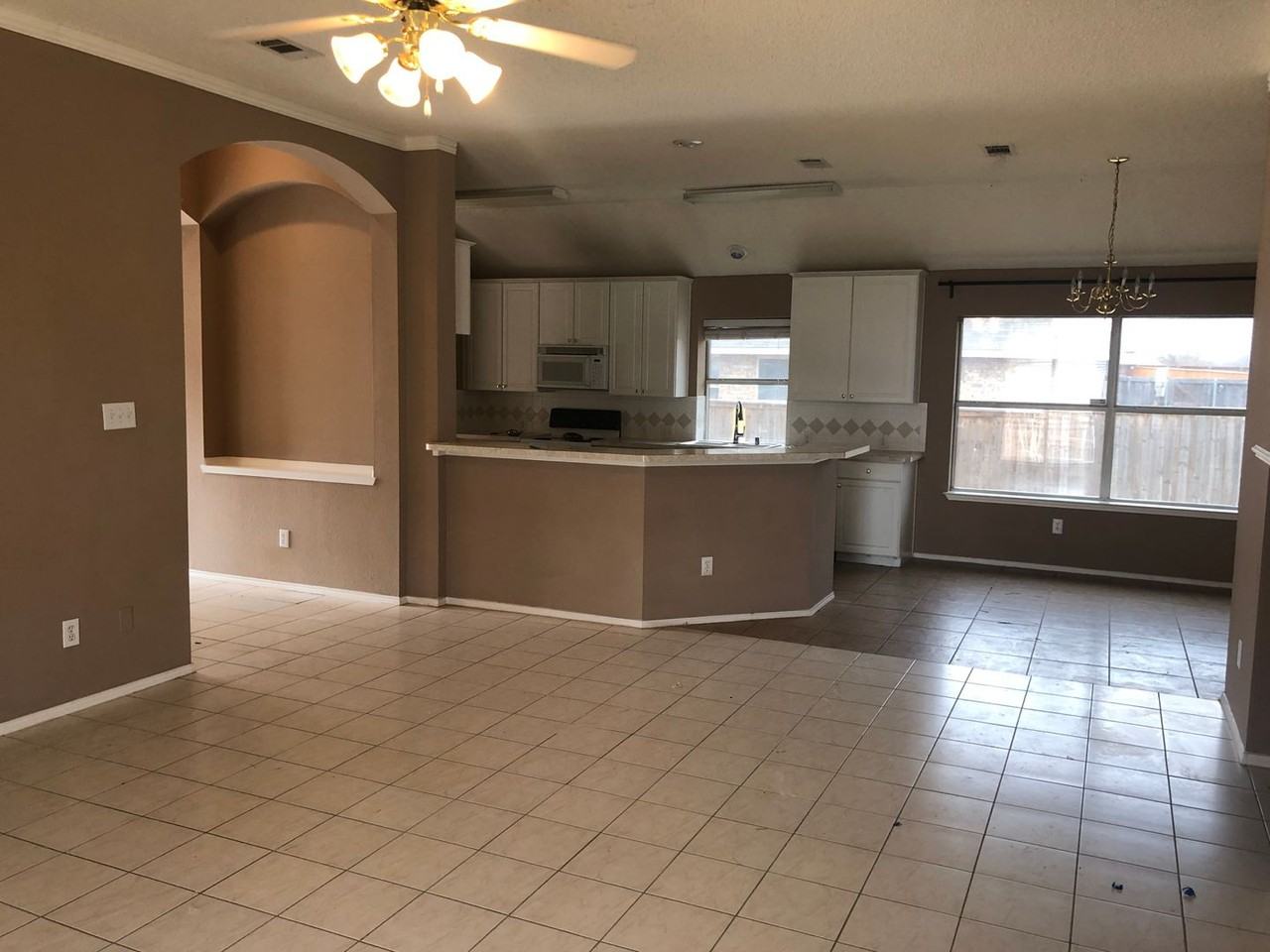 6933 Marigold Ct - Photo 3 of 20