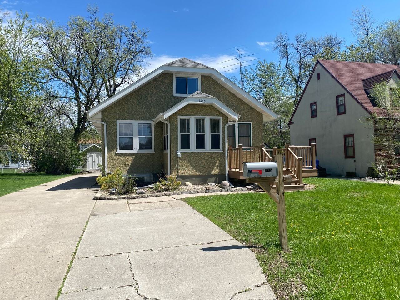 1445 University Dr N - Photo 3 of 38