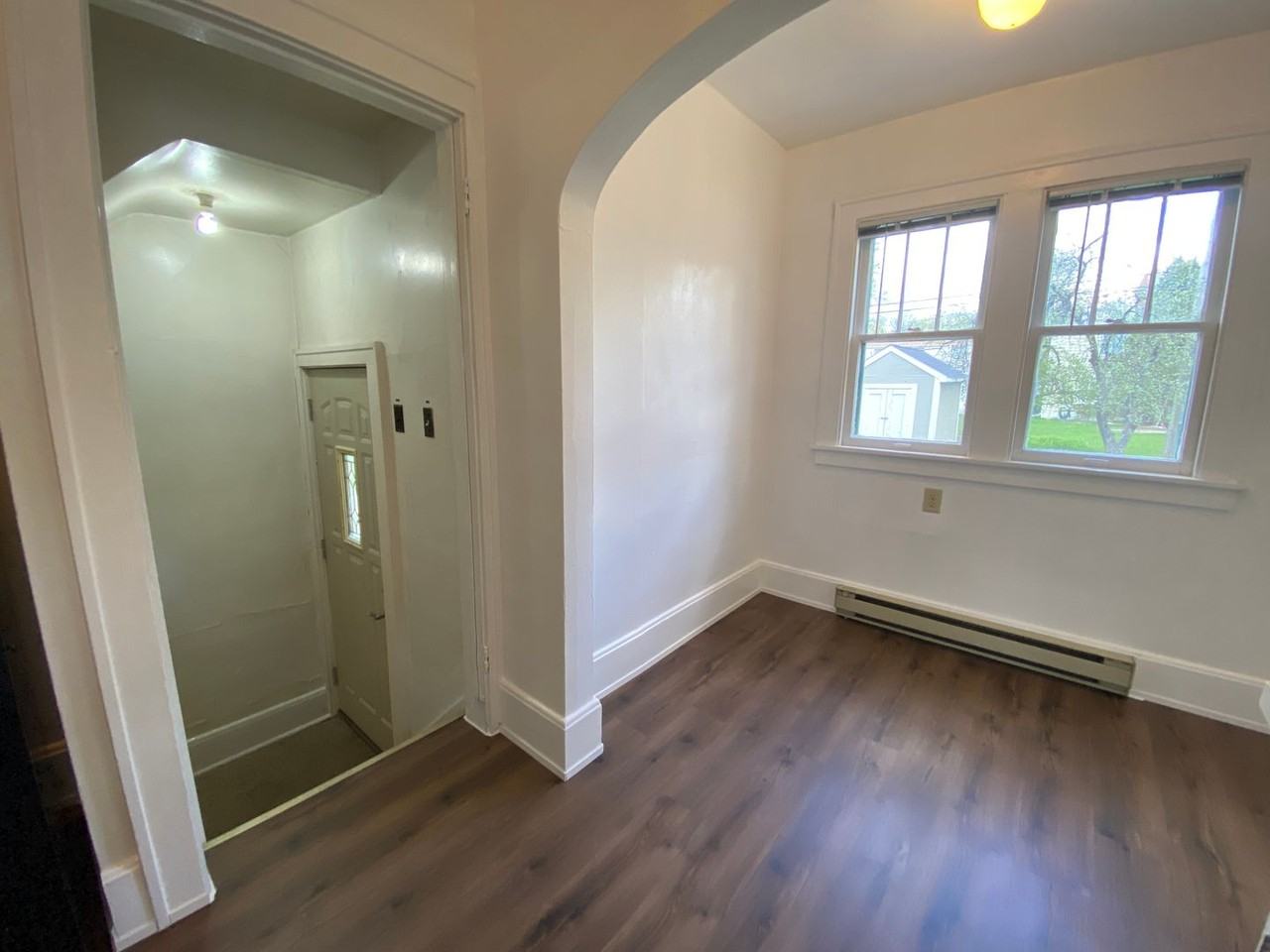 1445 University Dr N - Photo 4 of 38