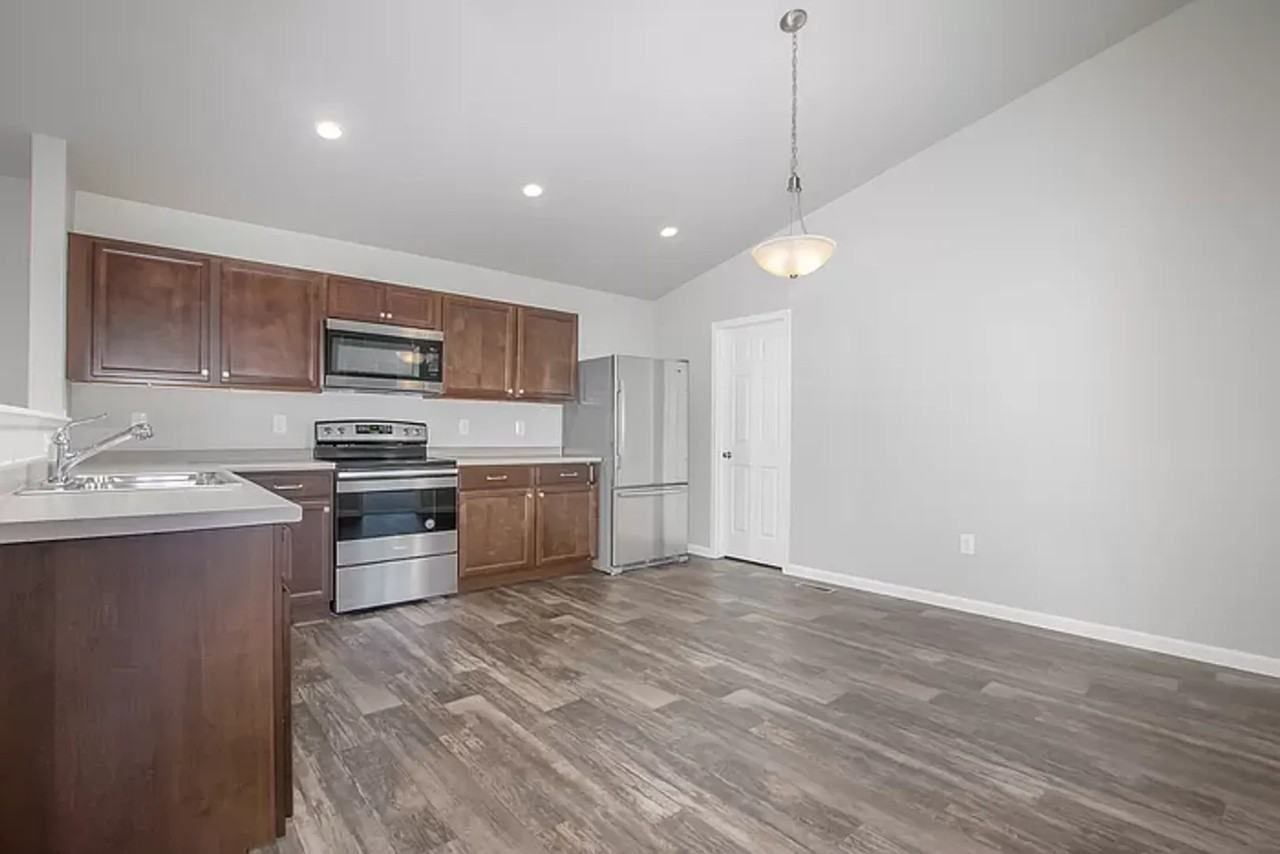 16525 Bedington Dr - Photo 3 of 16