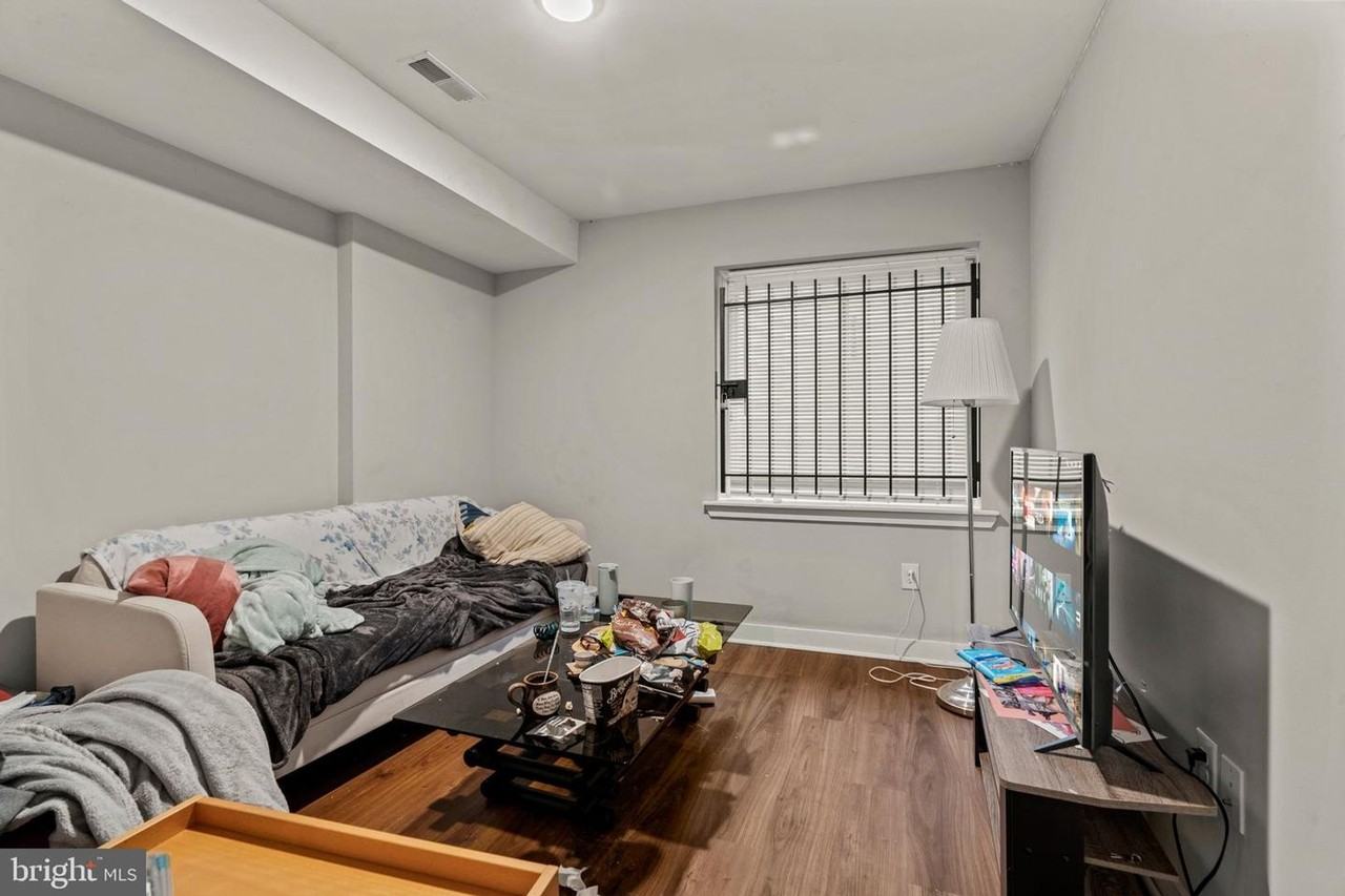 2130 N Carlisle St - Photo 4 of 22