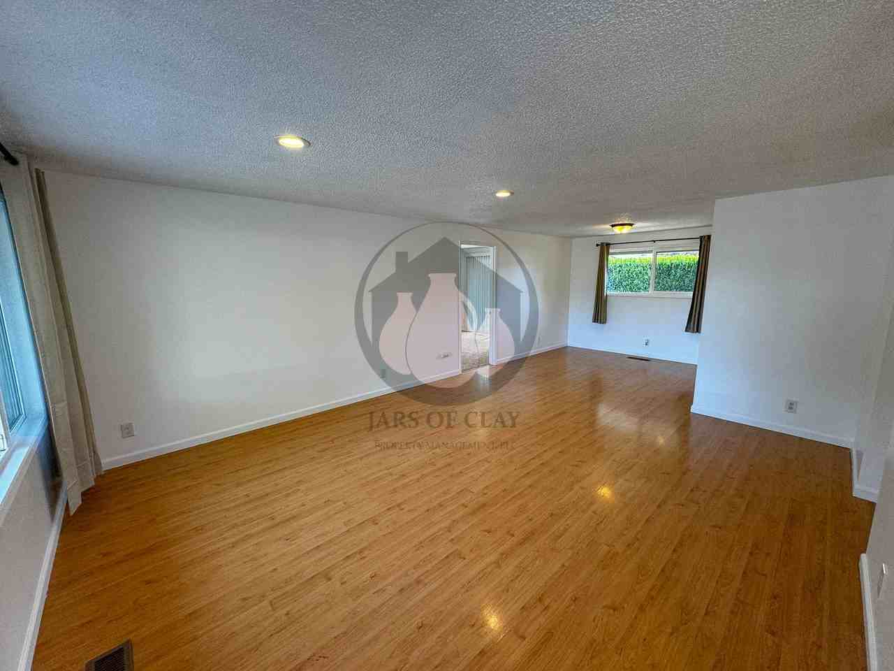 4934 Nina Avenue Southeast - Photo 3 of 16