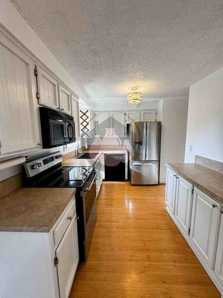 4934 Nina Avenue Southeast - Photo 6 of 16