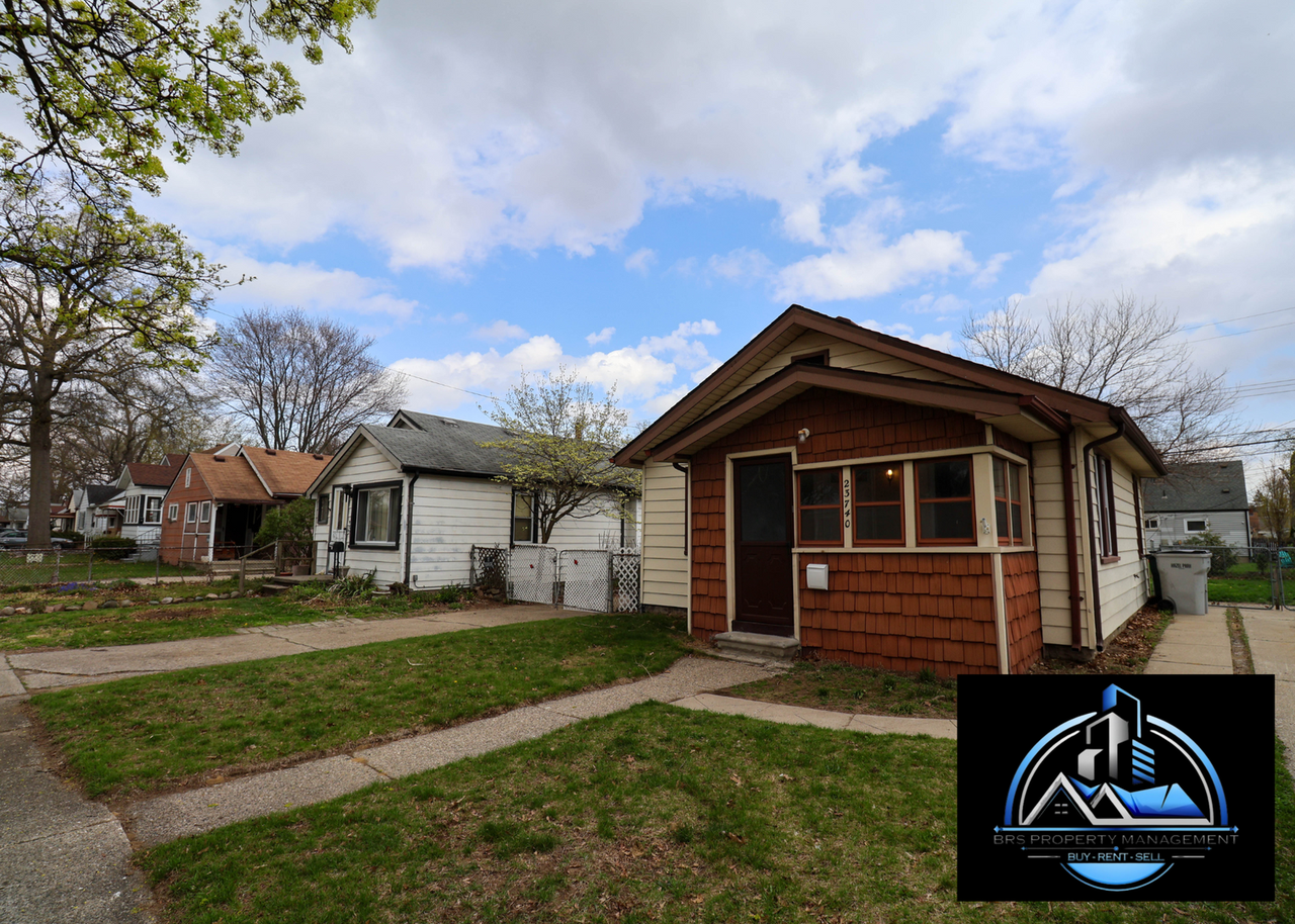 23740 Hazelwood Ave - Photo 2 of 12