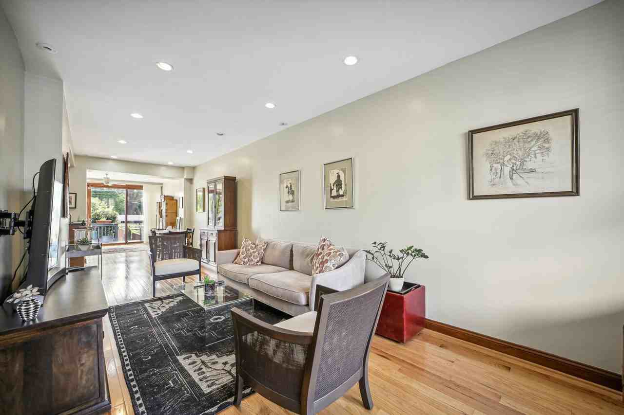 3617 13th St Nw - Photo 4 of 23