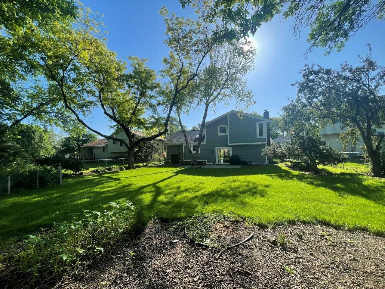 1206 Beechwood Ave - Photo 4 of 31