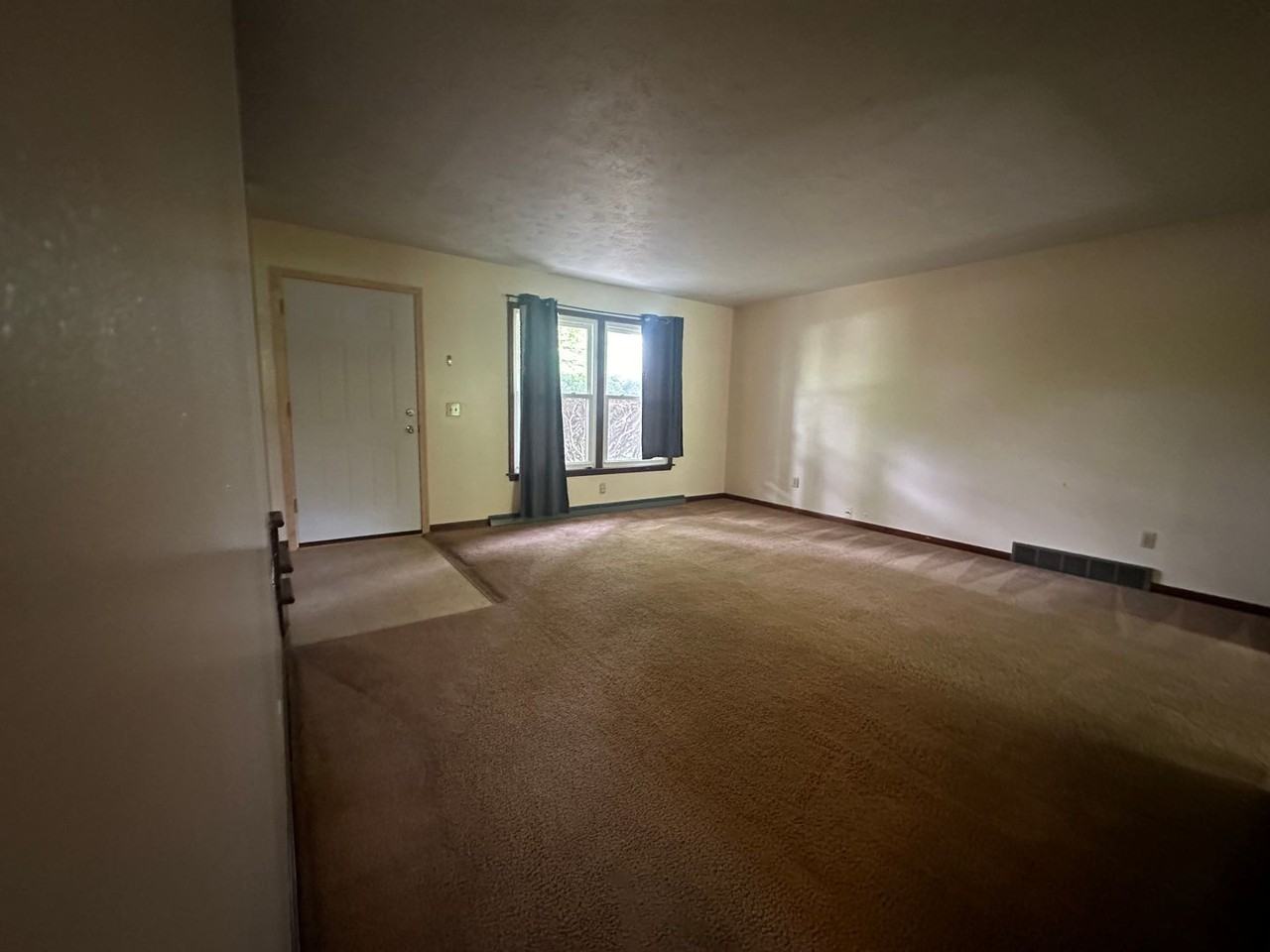 6543 Lake O Springs Ave Nw - Photo 3 of 21
