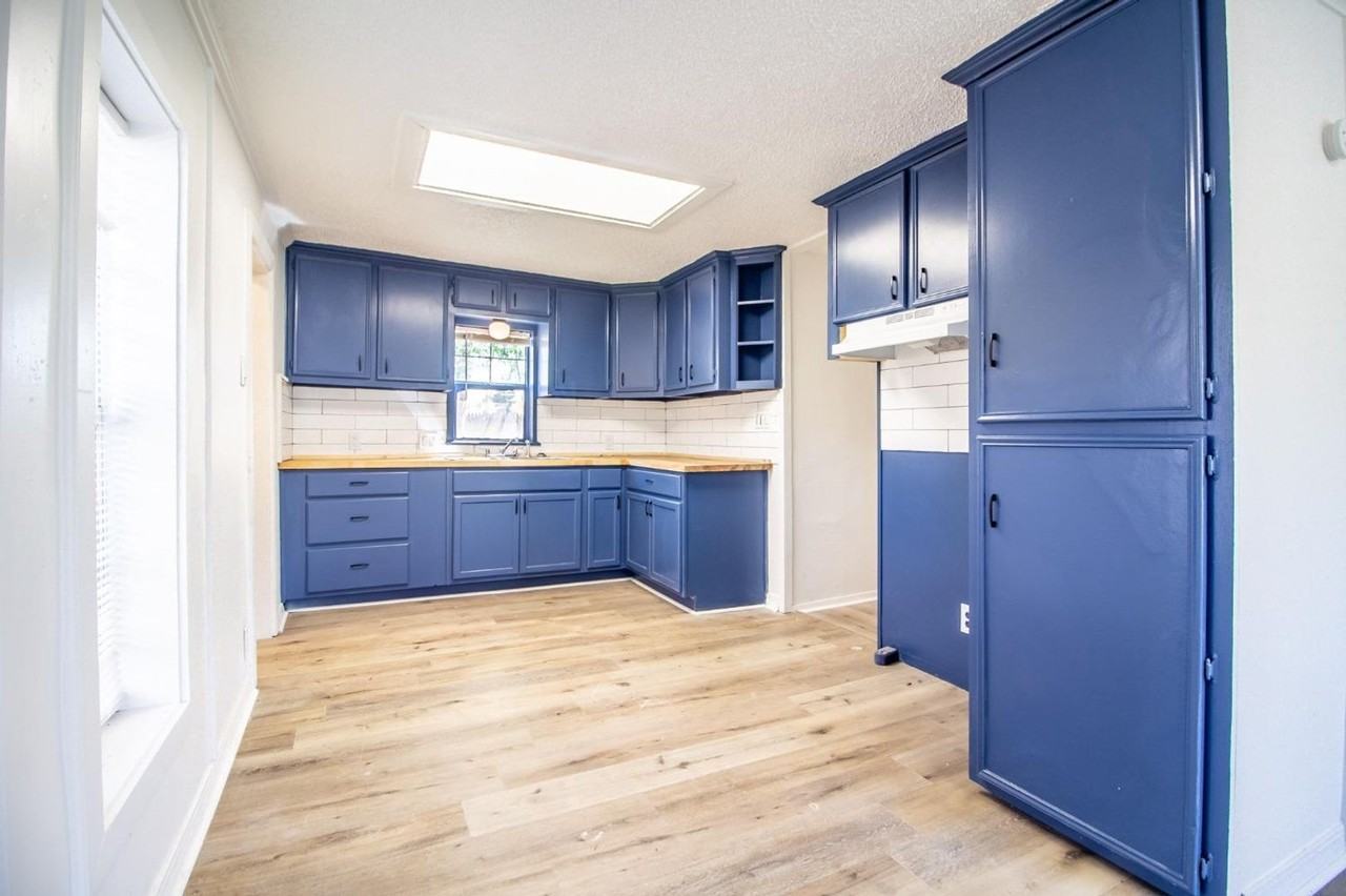 1719 25th St - Photo 3 of 7