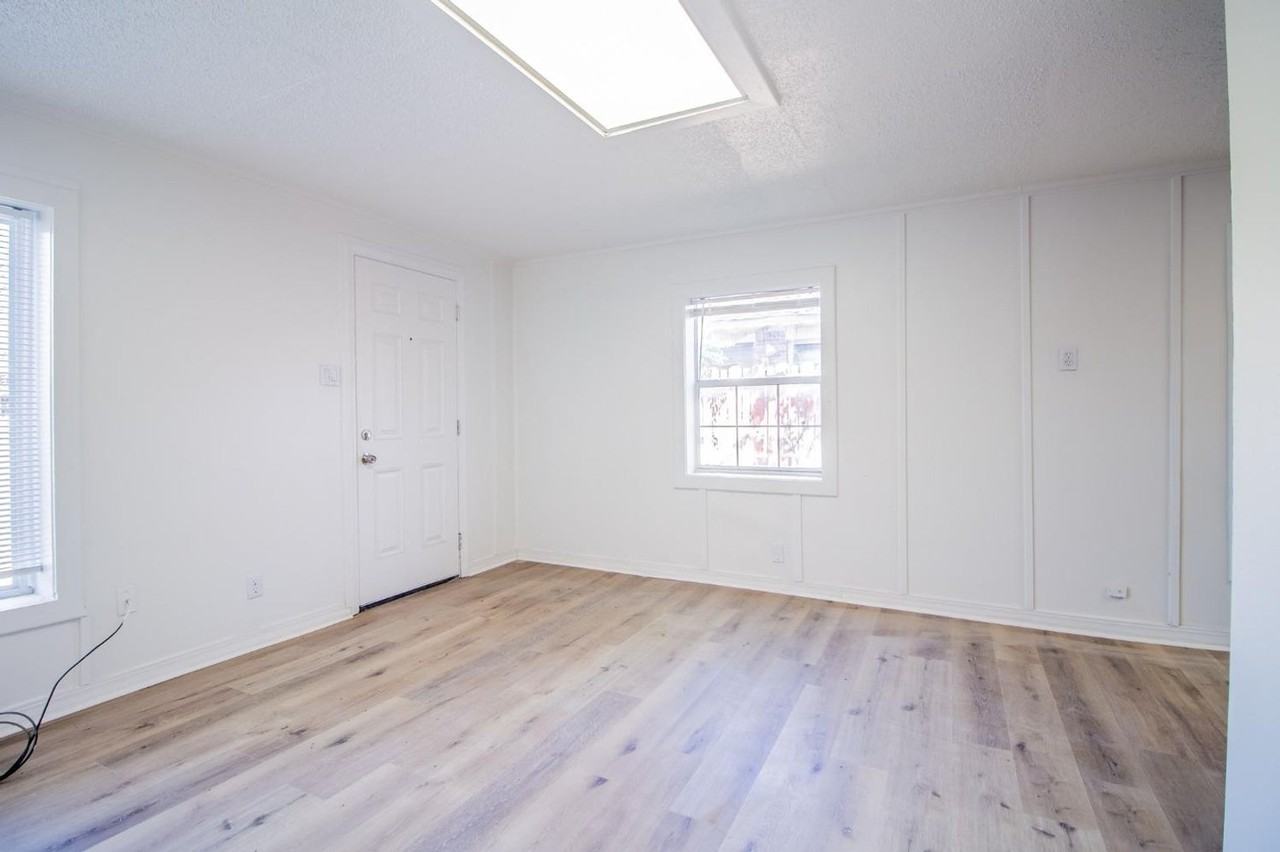 1719 25th St - Photo 5 of 7