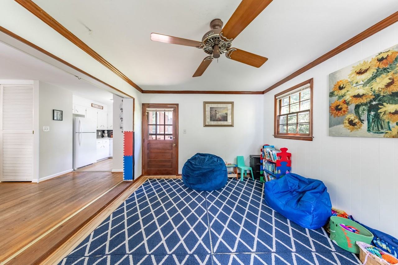 134 Berkeley Ln - Photo 6 of 15