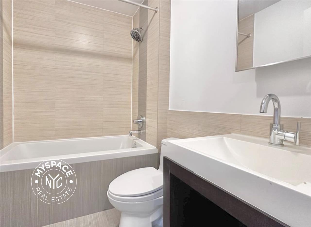 14 Meserole St #1B - Photo 4 of 7