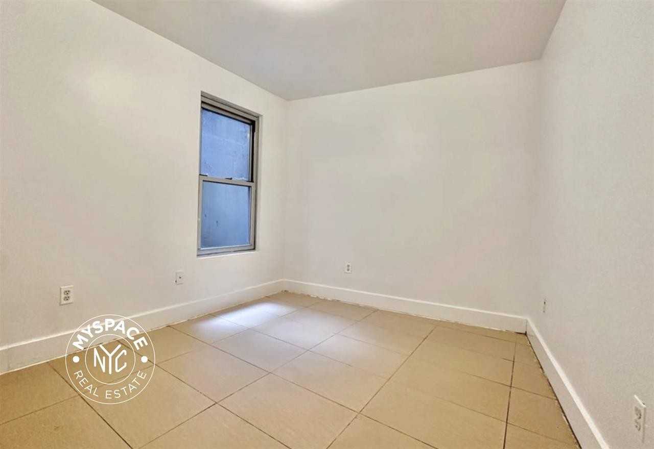 14 Meserole St #1B - Photo 5 of 7