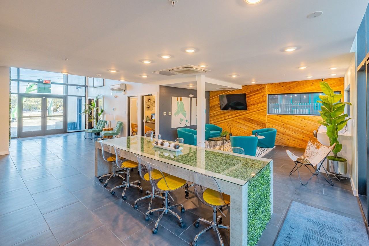 The Hedge Apartments - Photo 3 of 44