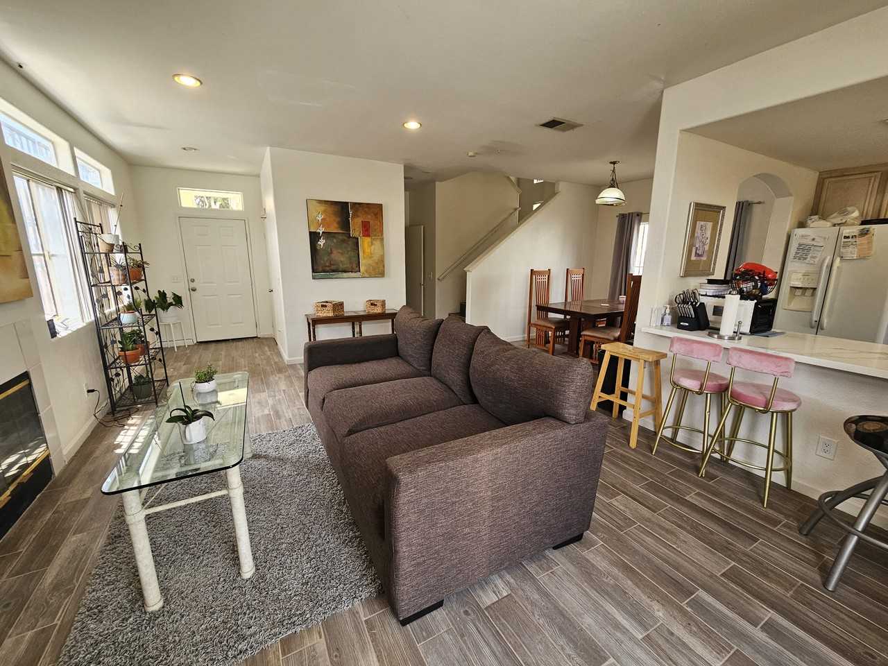 4724 Nogal Street - Photo 2 of 5