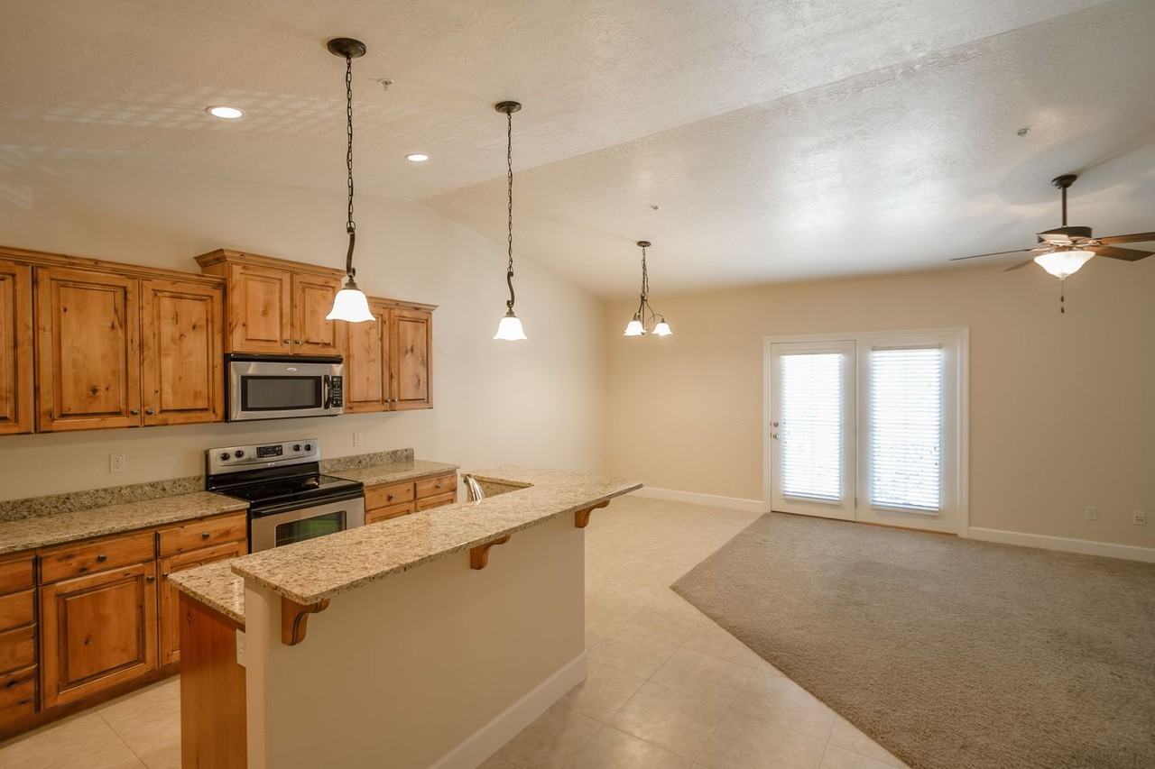 967 W. 1055 N. - Photo 3 of 25