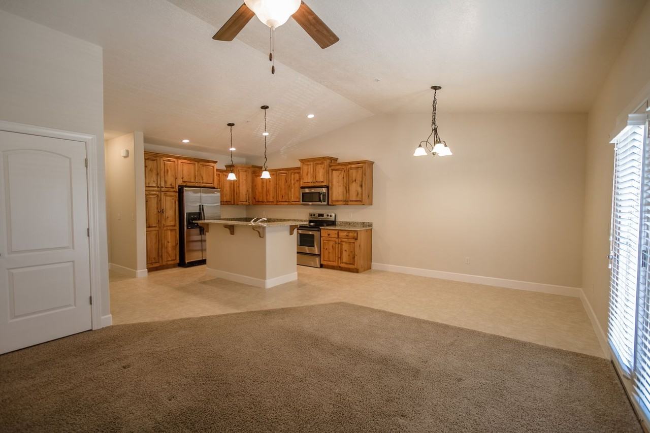 967 W. 1055 N. - Photo 4 of 10