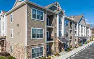 featured image of 284 N Walnut St