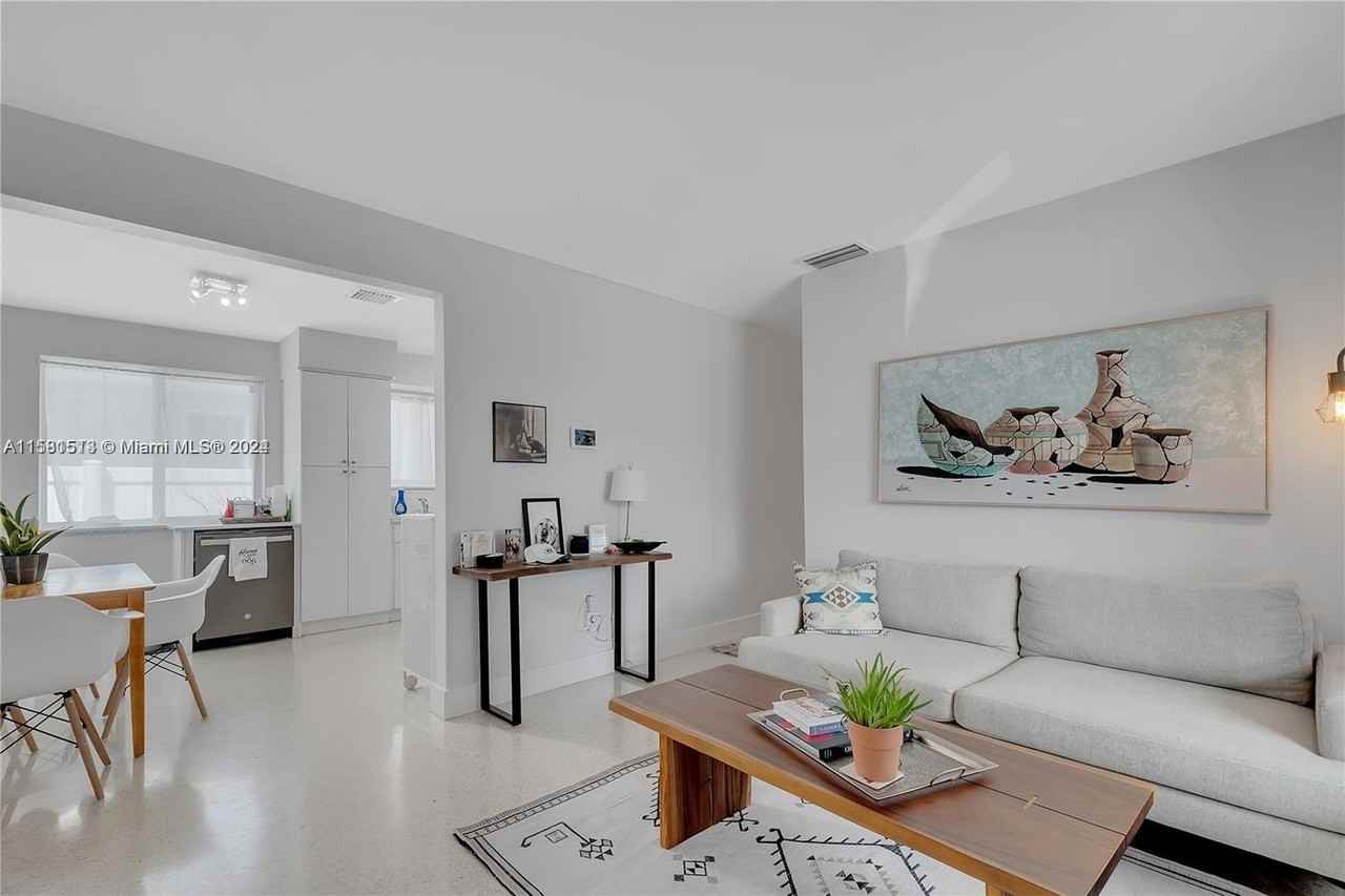 3641 Sw 29th St - Photo 2 of 8