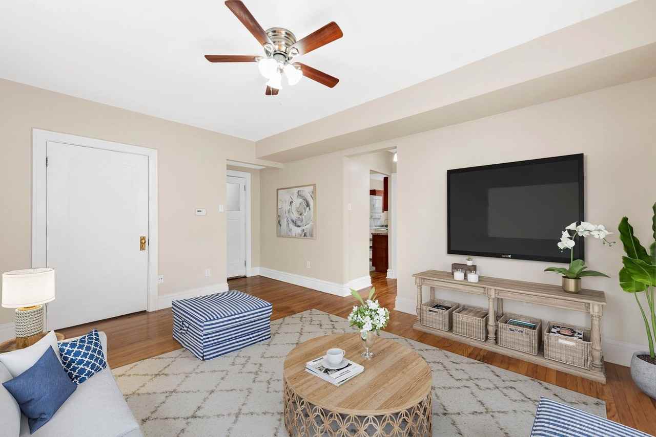 4256-58 Botanical LLC - Photo 2 of 19