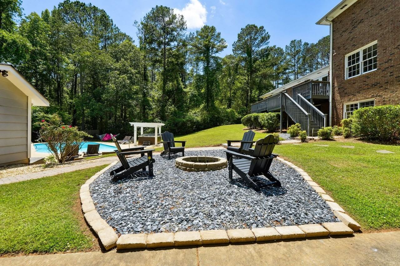 175 Highland Hills Road - Photo 5 of 50