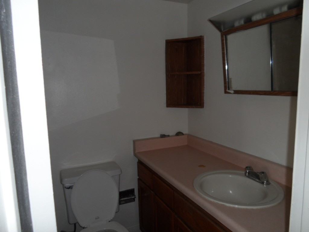 1 MONTH FREE rent 2 bed 1 bath with private Patio - Photo 5 of 27