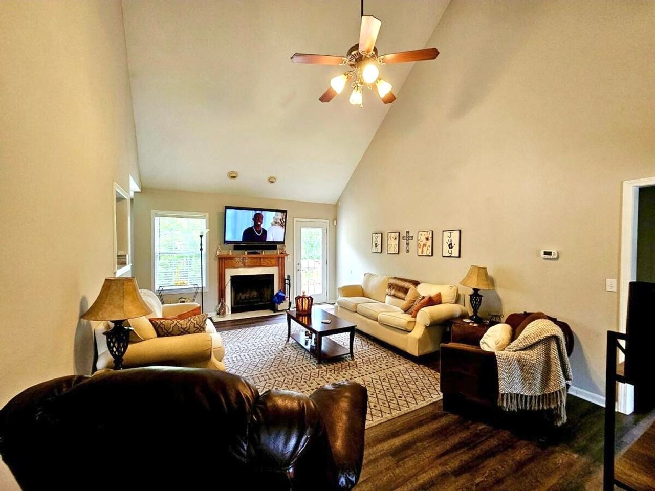 2871 Prince Dr - Photo 3 of 17