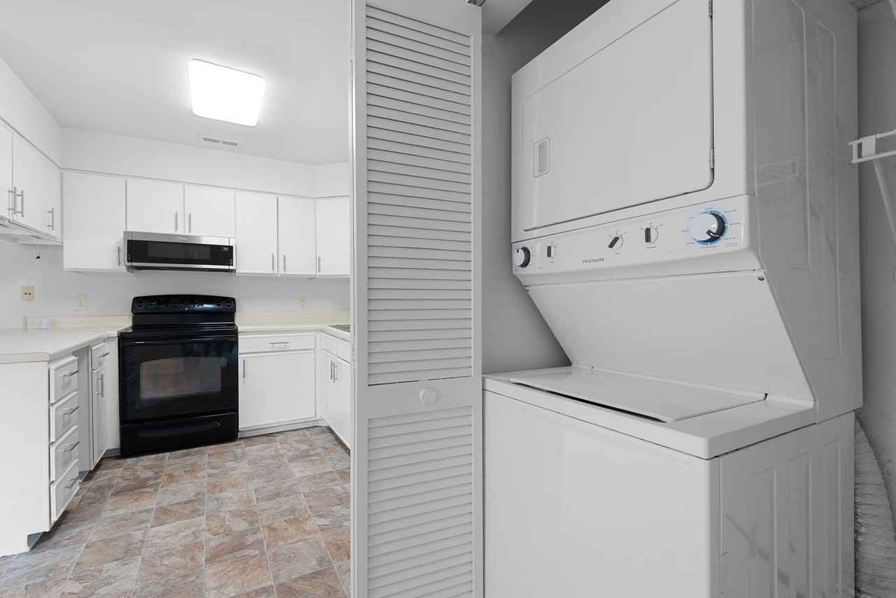 270 Summerwalk Cir - Photo 6 of 22