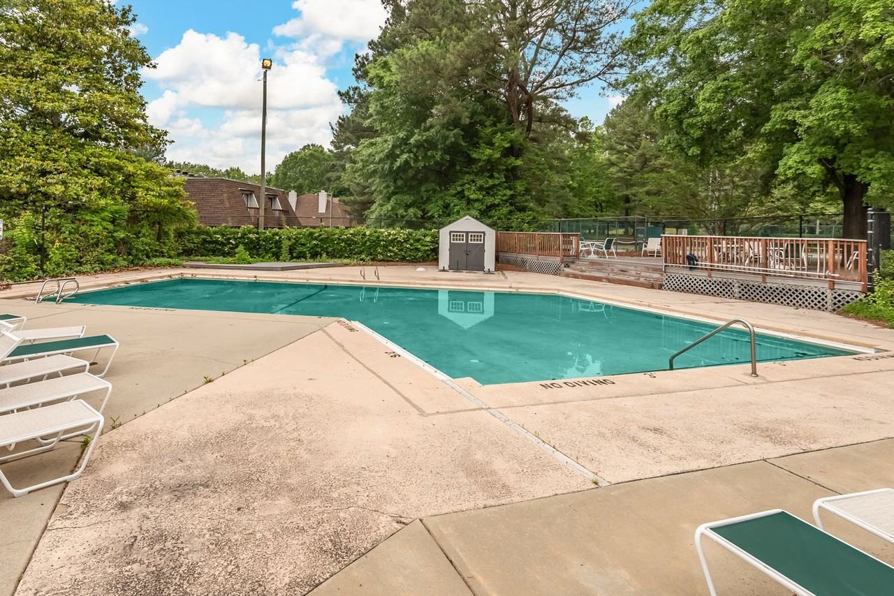 270 Summerwalk Cir - Photo 7 of 22