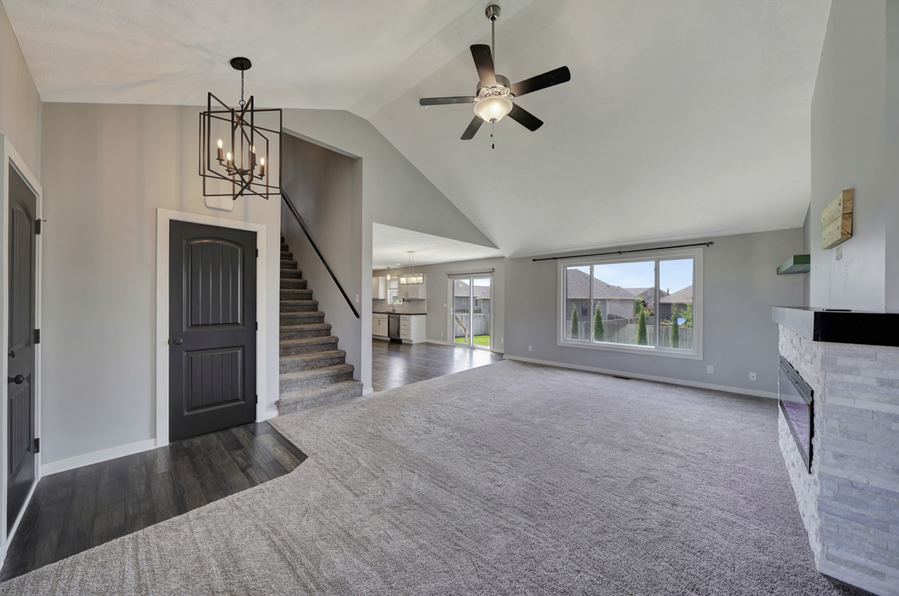 7339 Yankee Woods Dr - Photo 3 of 38