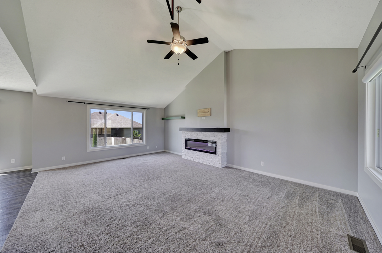 7339 Yankee Woods Dr - Photo 5 of 38