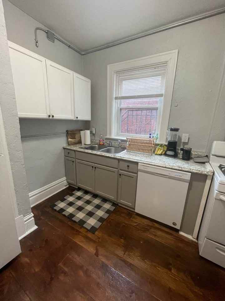 225 South Millvale Avenue - Photo 5 of 12