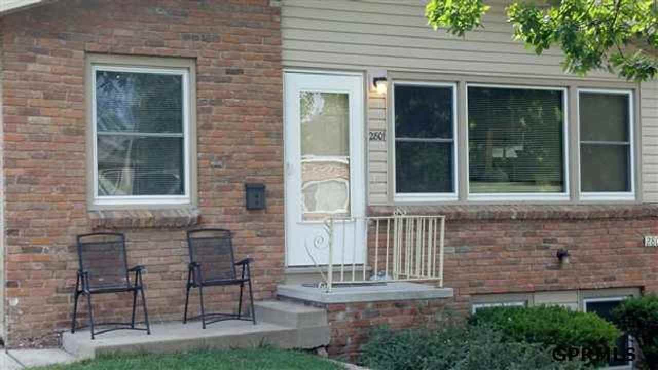 2801 Madison St - Photo 2 of 10