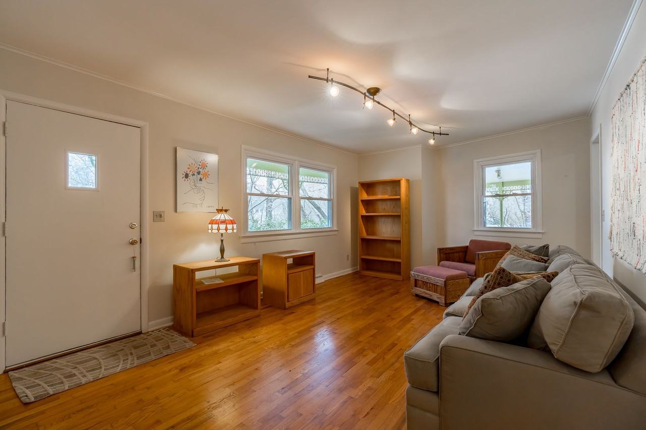 1835 E Mission Blvd - Photo 3 of 19