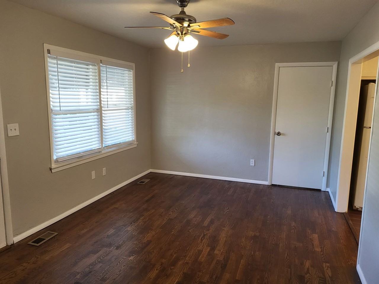 516 North Broadway - Photo 2 of 30