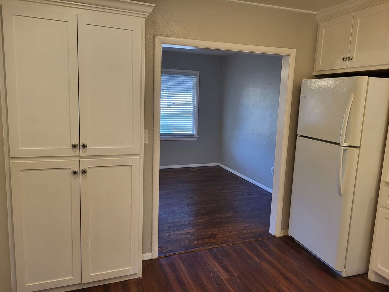 516 North Broadway - Photo 6 of 30