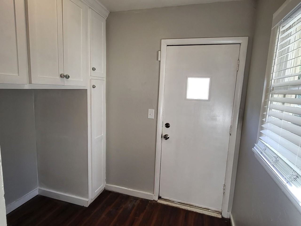 516 North Broadway - Photo 7 of 30