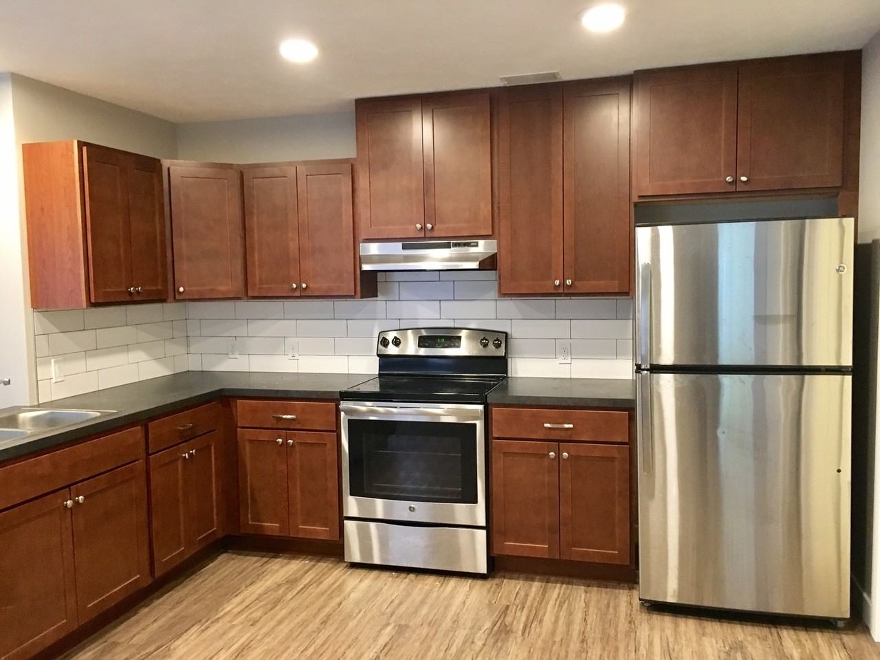 924 Dayton St Sw - Photo 4 of 9