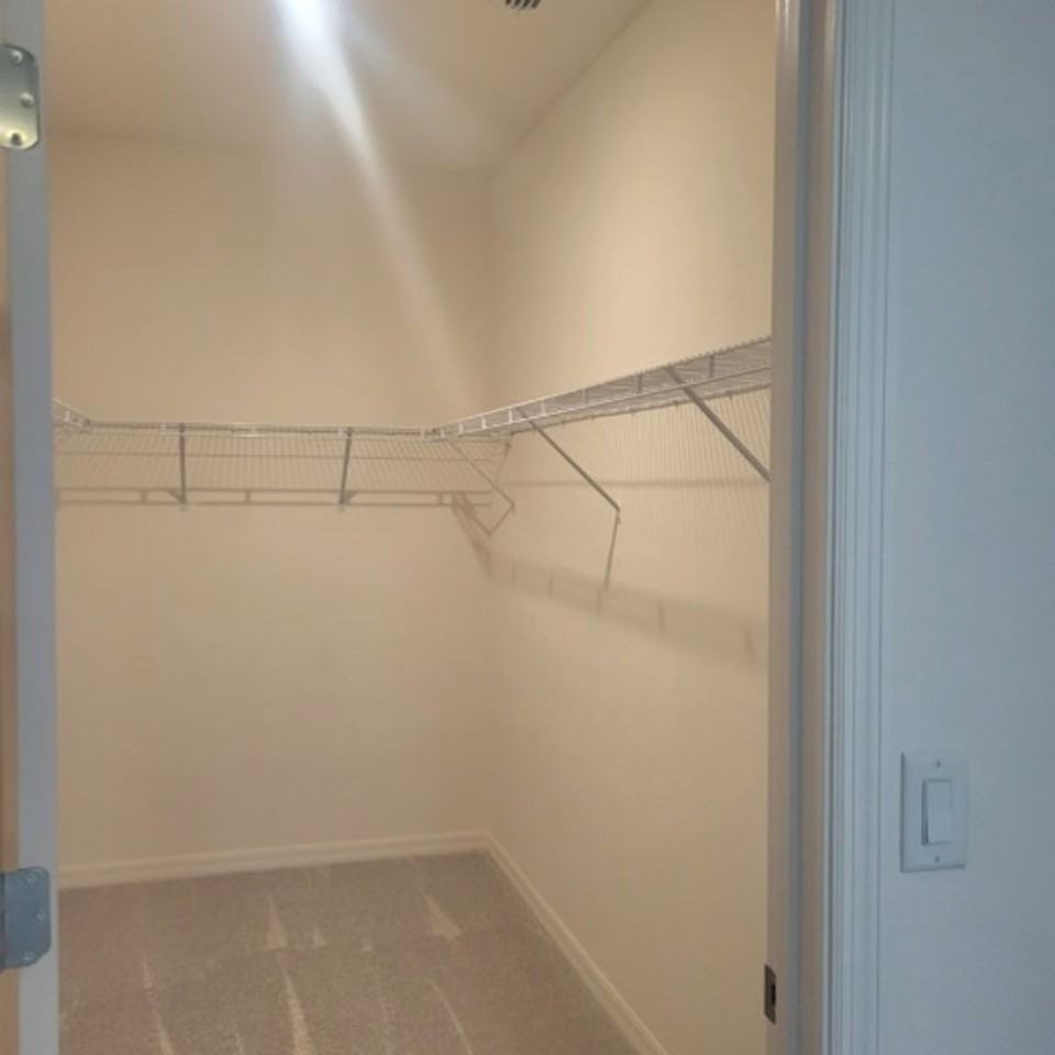 4370 Sailplane Ct - Photo 3 of 24