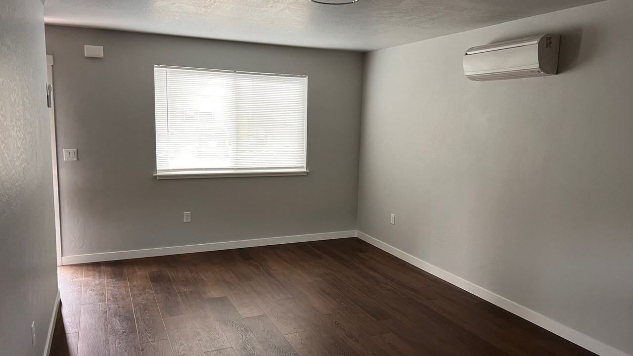 610 N Main St Apt 5c #5C - Photo 5 of 9