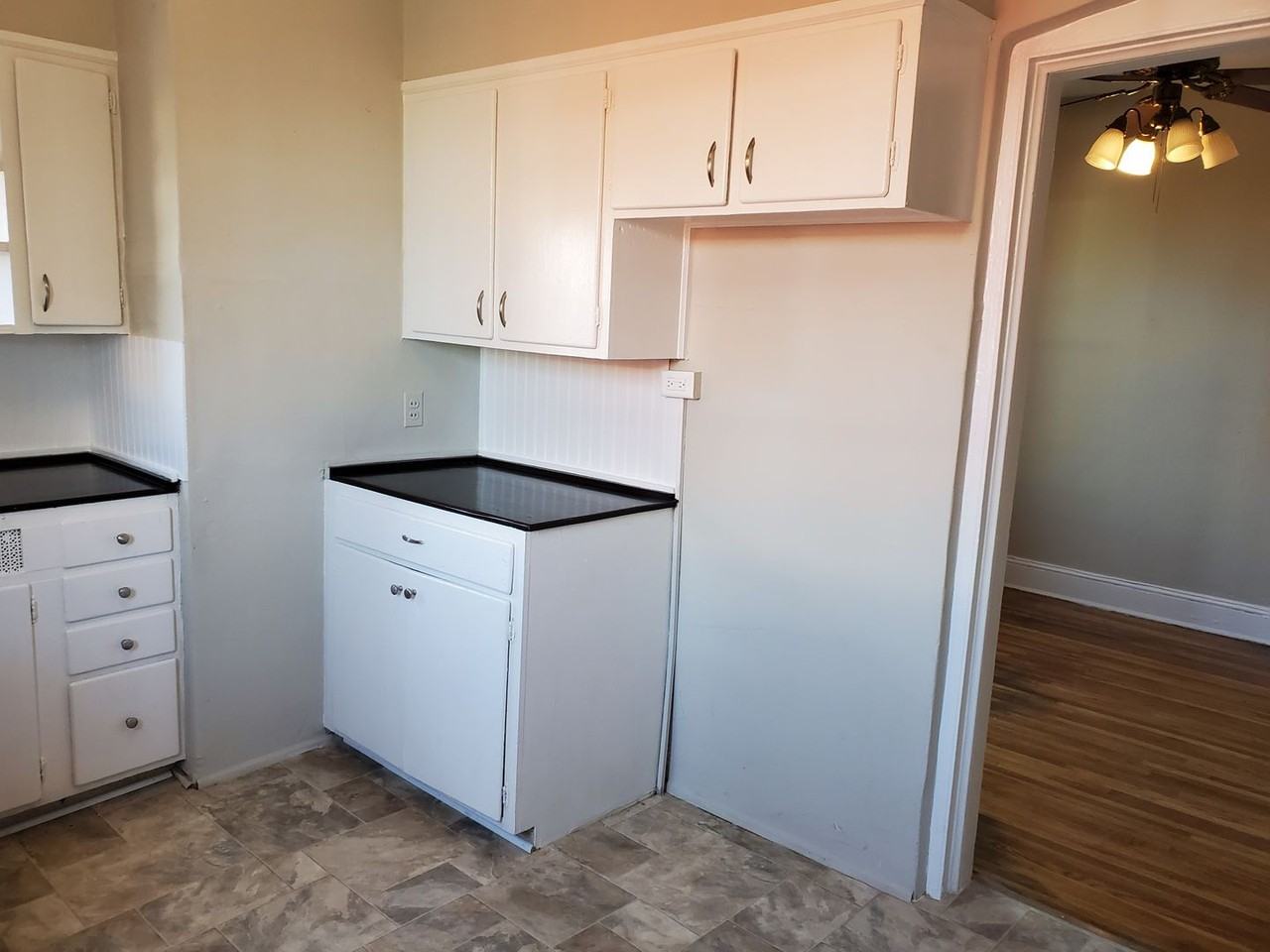 941 N. Lime St. - Photo 2 of 21