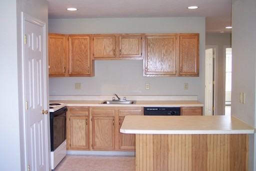 Willow Wood Apartment Homes - Photo 5 of 28