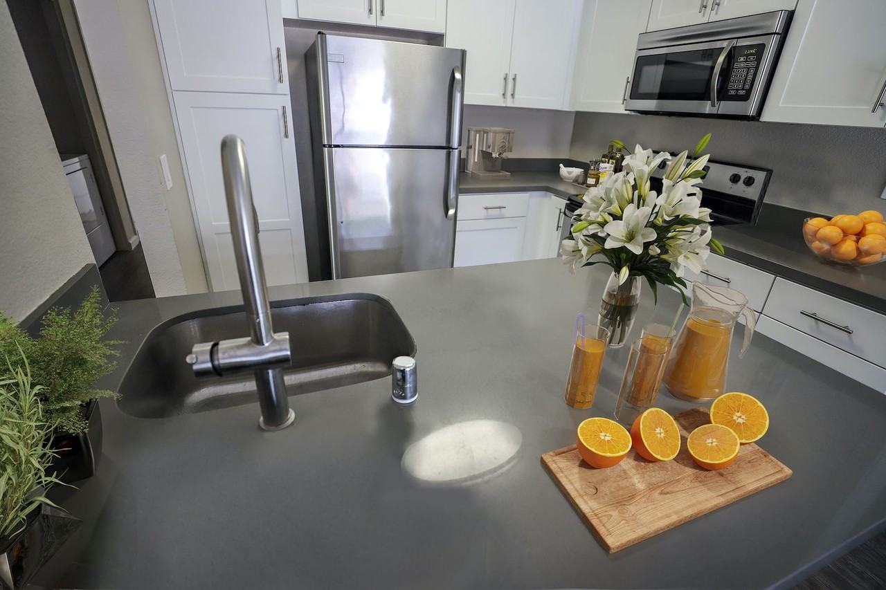 Sommerset La Costa - Photo 2 of 26