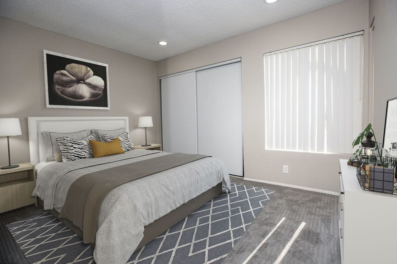 Sommerset La Costa - Photo 7 of 26