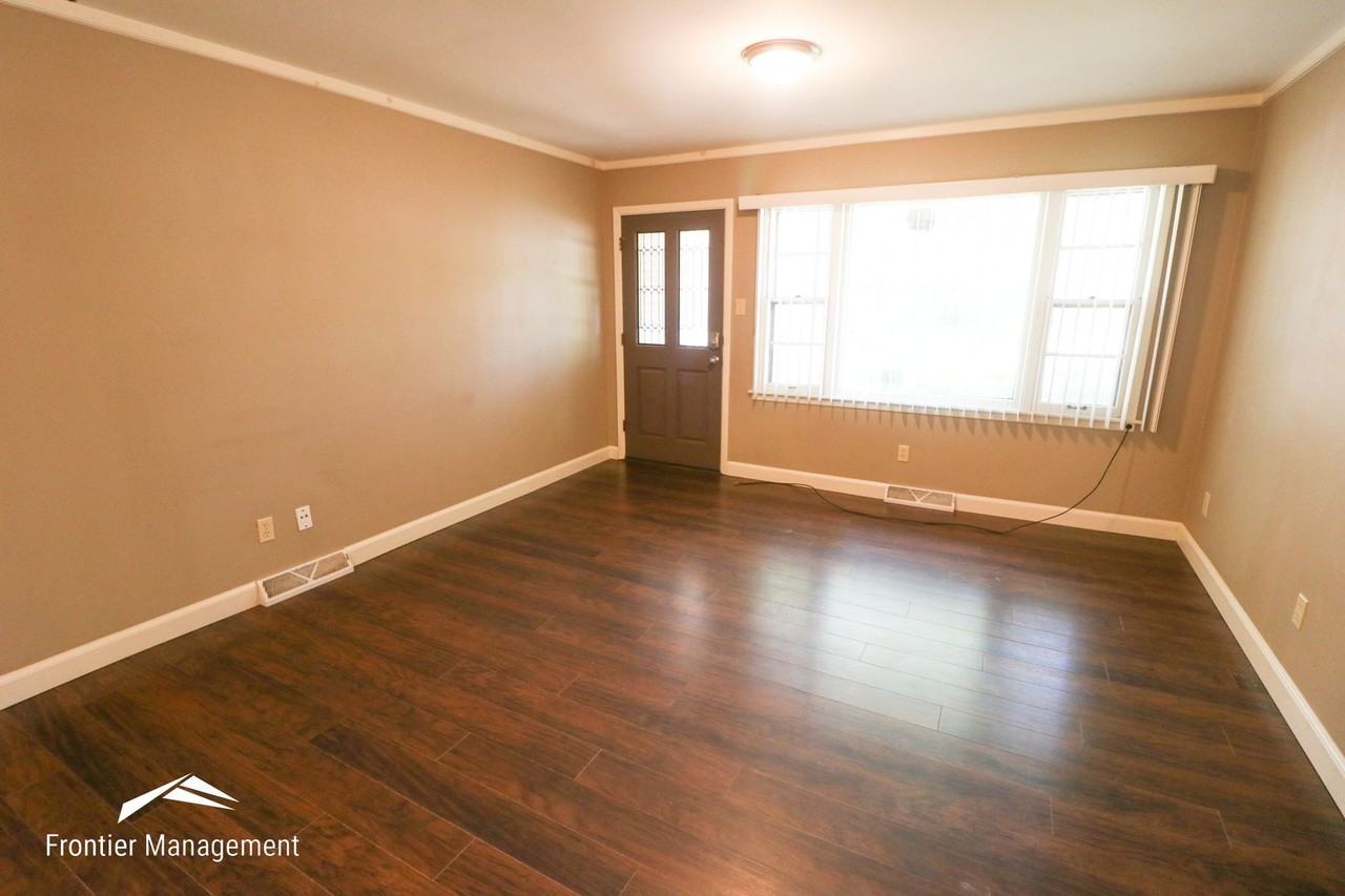 1705 Kenmar Dr - Photo 3 of 13