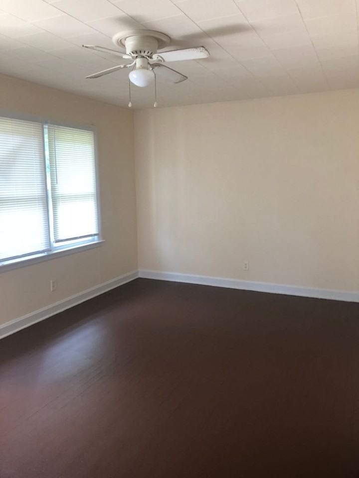 527A Herms Ave - Photo 2 of 11