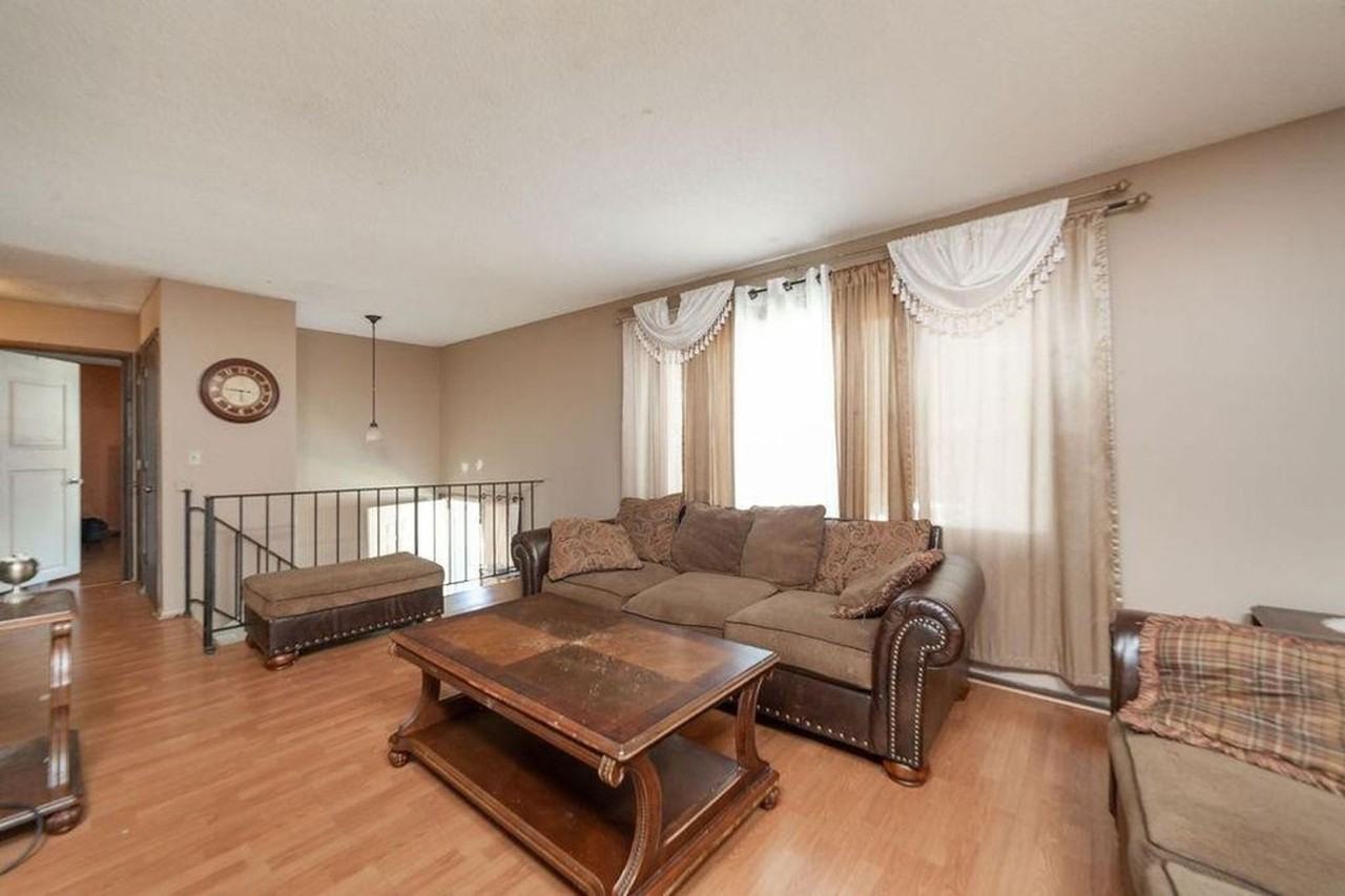 613 Van Buren St Ne - Photo 2 of 22