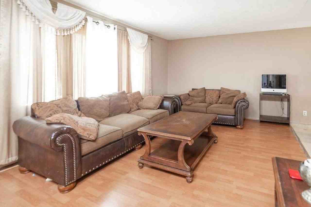 613 Van Buren St Ne - Photo 3 of 22