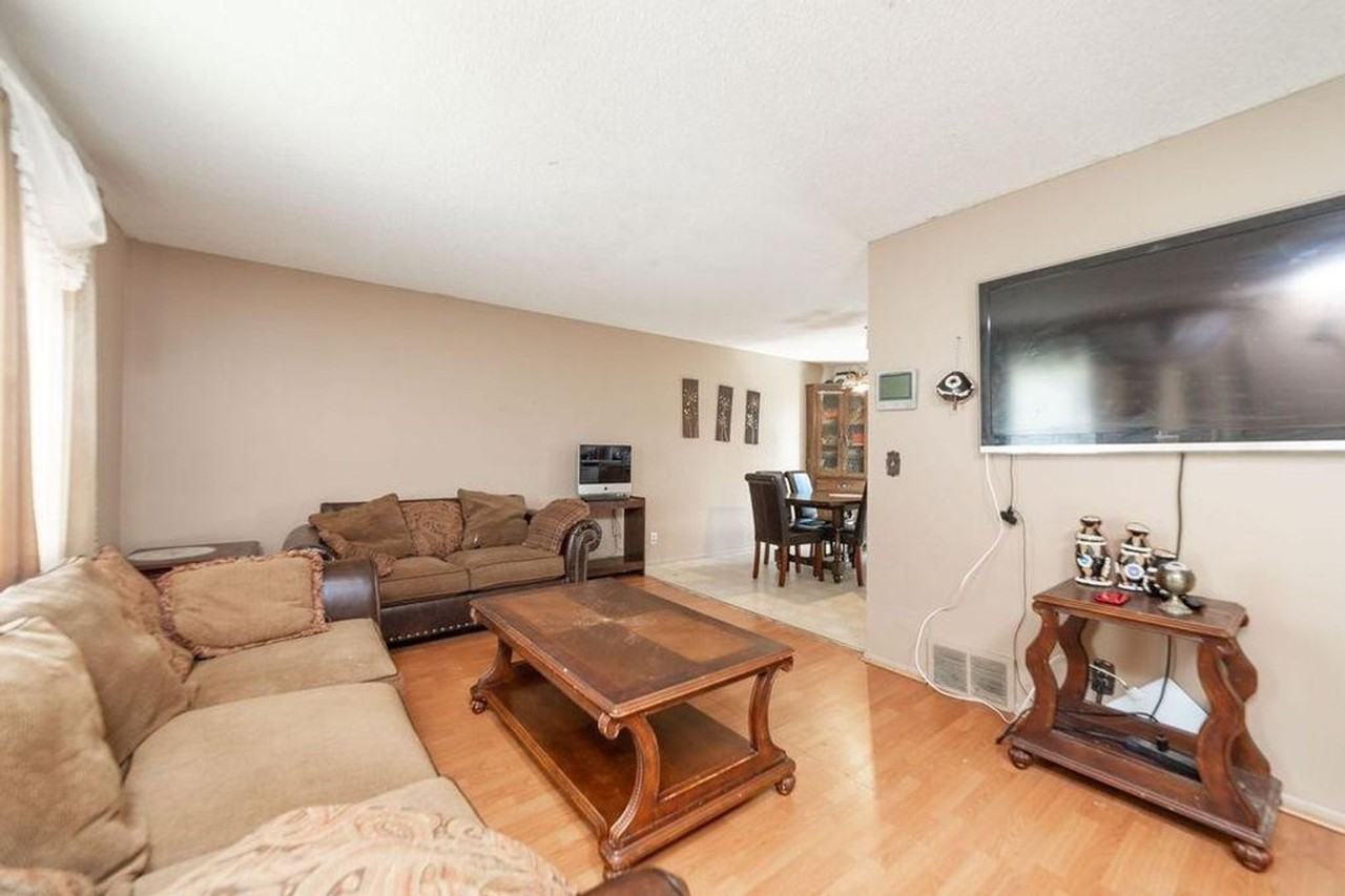 613 Van Buren St Ne - Photo 2 of 21